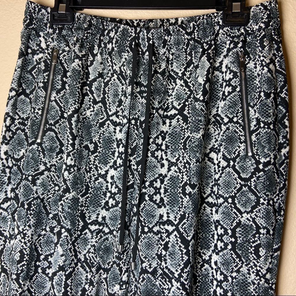 DKNY • Snake-Print Drawstring Pants - Picture 4 of 8